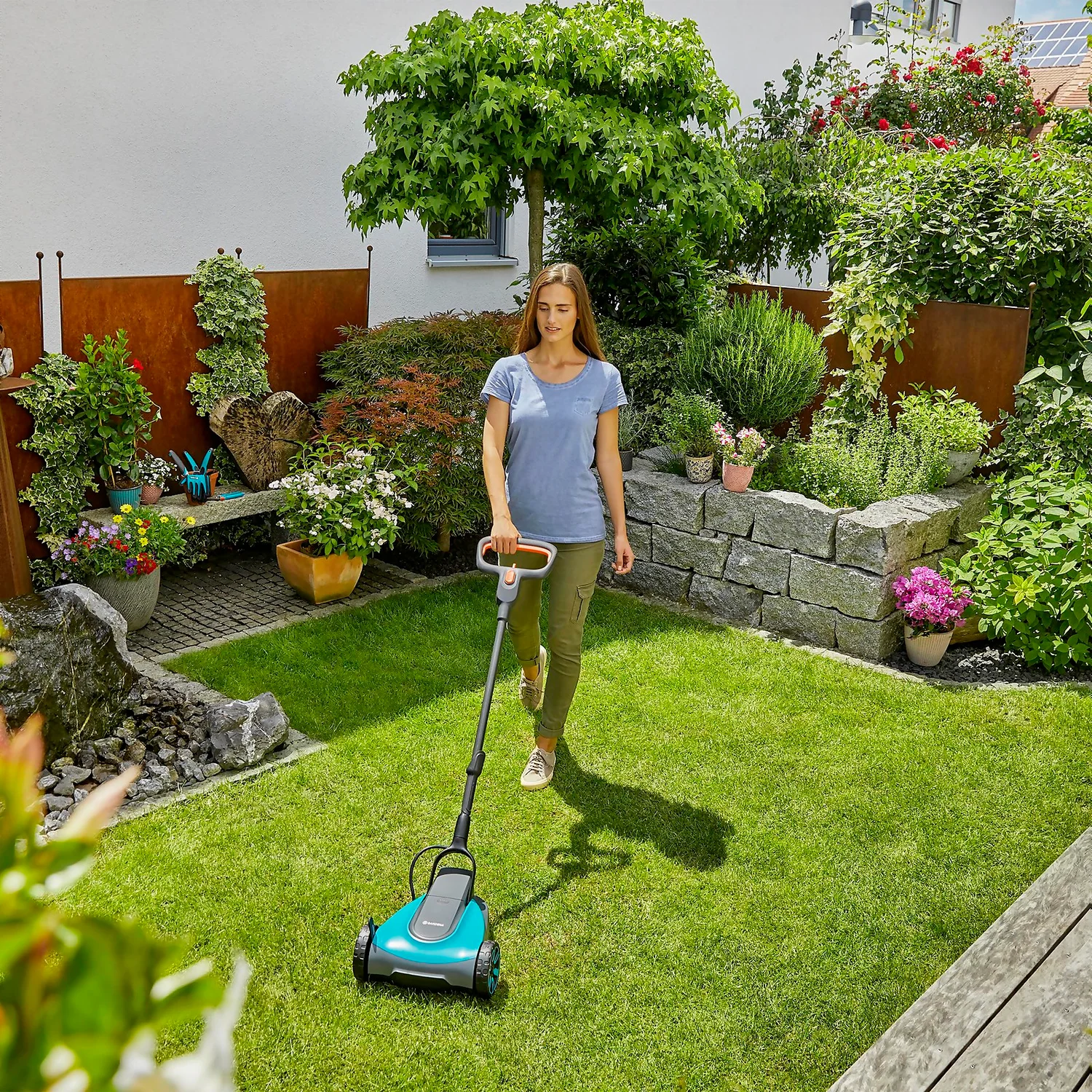 GARDENA 18V HandyMower Cordless Lawn Mower - 22cm 2 GARDENA 18V HandyMower Cordless Lawn Mower - 22cm - Image 2